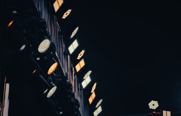 Photo spotlight track light
