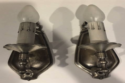 Pewter-Finish Sconce: Elegante Beleuchtung für englische Landhausflure