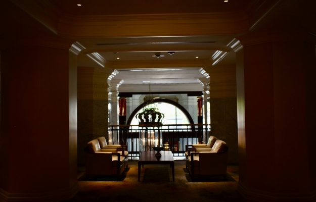 Photo minimal alabaster picture light hotel lobby